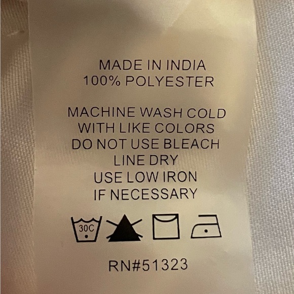 Vince Camuto V-Neck Floral Tank Blouse. Very feminine. Very pretty. Lined. - Picture 8 of 13